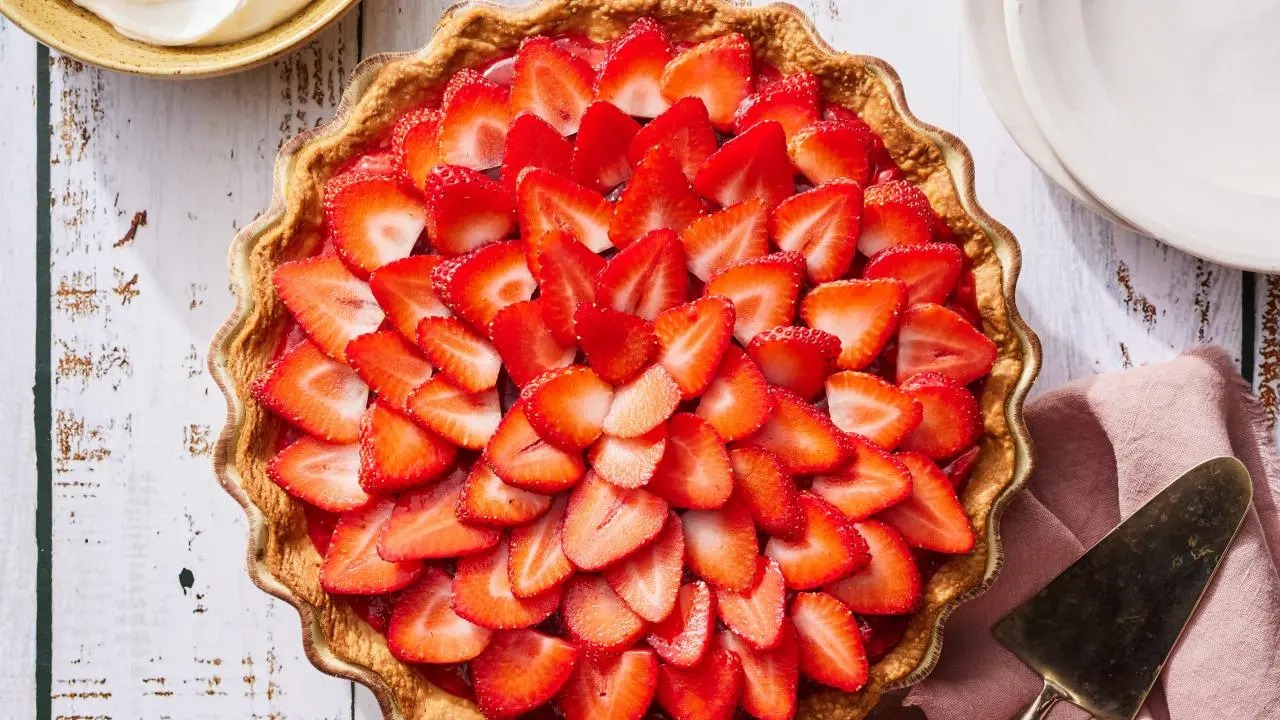 Strawberry Pie Bliss: Indulge in the Sweet, Juicy Goodness of Summer’s Favorite Dessert