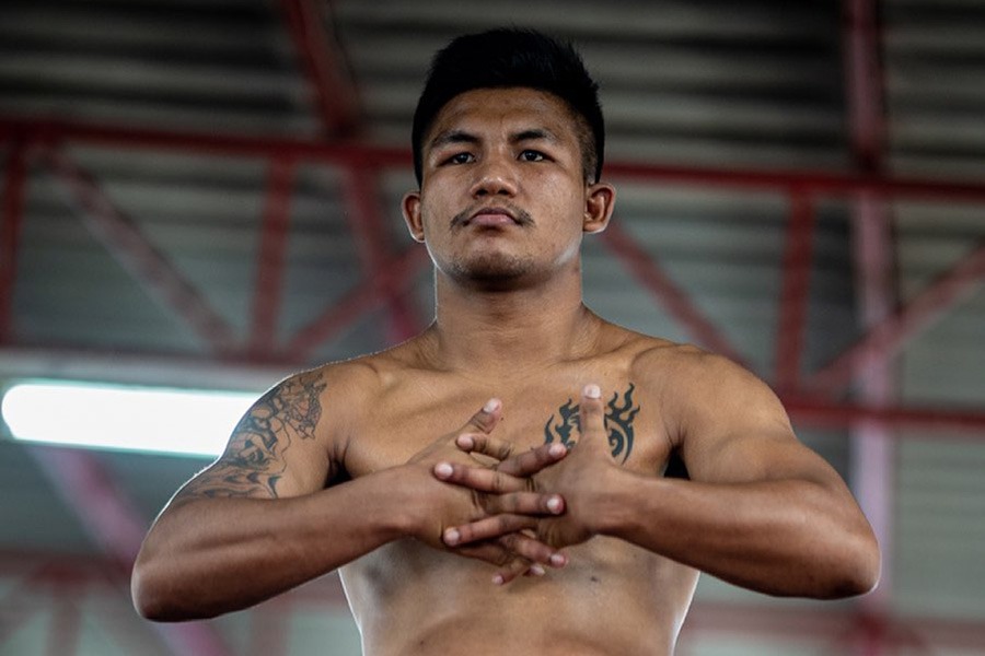 Rodtang Jitmuangnon Muay Thai Champion in Action