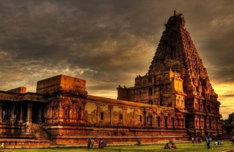 Intricate carvings on the granite walls of Brihadeeswarar Temple. 