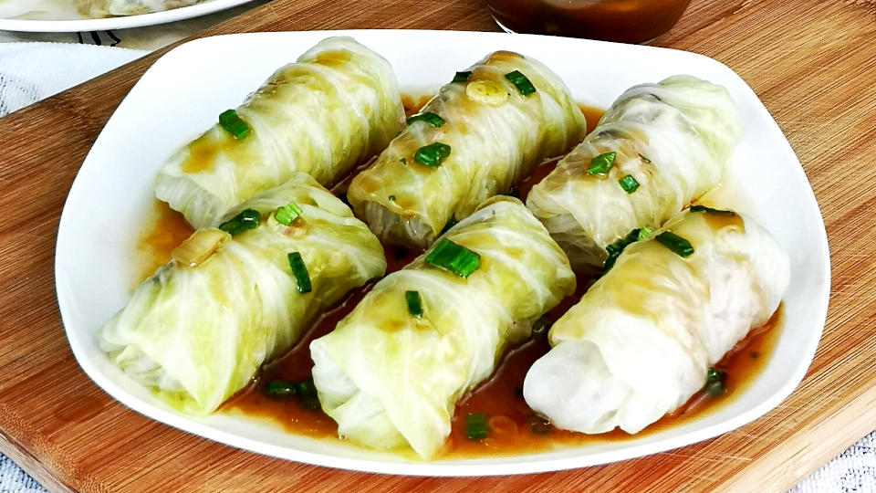 Cabbage Roll Delight: Savor the Ultimate Comfort Food Packed with Flavor and Tradition