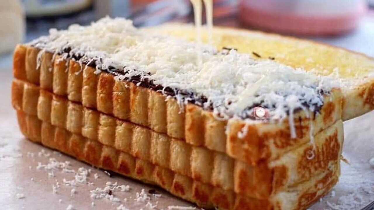 Roti Bakar Bandung: Nikmatnya Kudapan Khas yang Melegenda