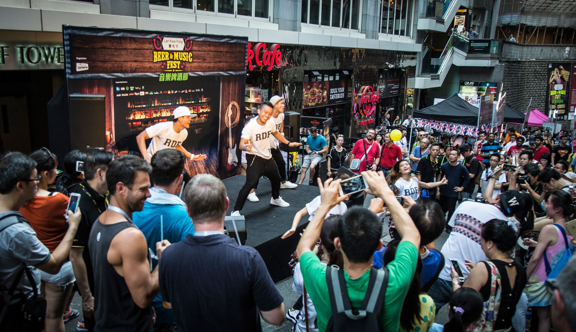 Lan Kwai Fong: Surga Hiburan dengan Nuansa Kosmopolitan di Tengah Hong Kong