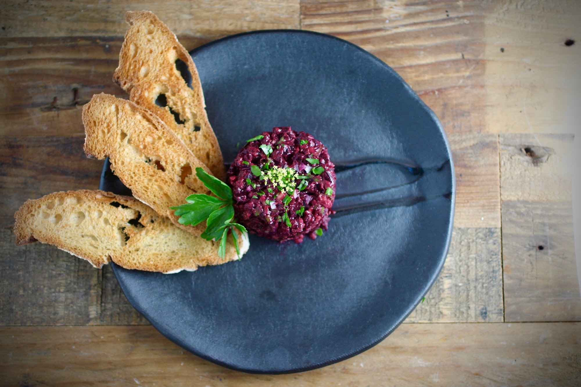 Beet Tartare: A Vegetarian’s Delight with Bold Flavors and Vibrant Colors