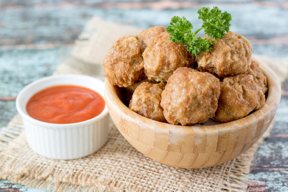 Bakso Goreng Crispy: Camilan Gurih yang Renyah dan Menggugah Selera