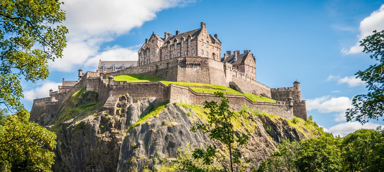 Edinburgh Castle: Simbol Ketahanan Skotlandia yang Berdiri Tegak Sejak Abad ke-12