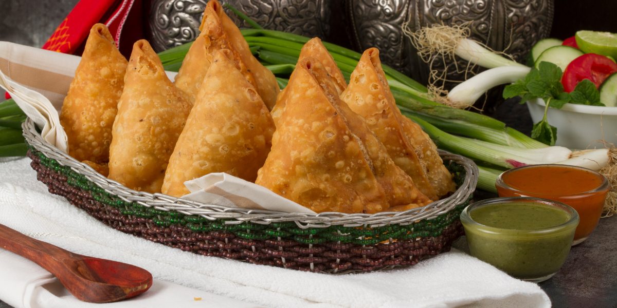 Samosa Ayam Renyah: Camilan Gurih yang Membuat Lidah Bergoyang